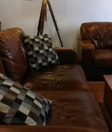 아파트 Newly Decorated Ground Floor Flat.