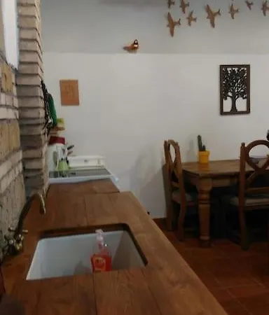 Newly Decorated Ground Floor Flat. * Sutri