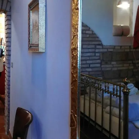 Newly Decorated Ground Floor Flat.
